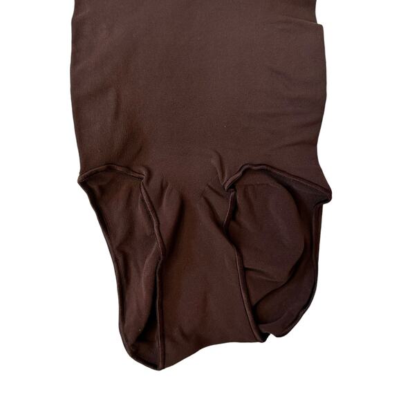 SKIMS New Women's Seamless High Waist Brief Cocoa Size XXS/XS - Picture 4 of 5
